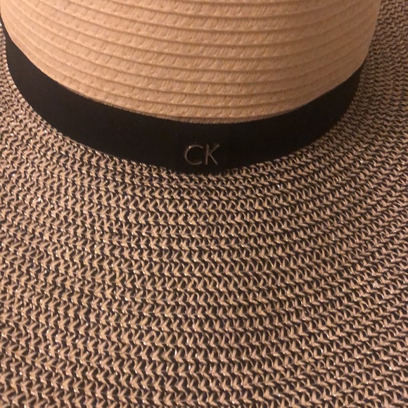 Calvin Klein Wide Brimmed Luxe Sun Hat - Picture 4 of 6